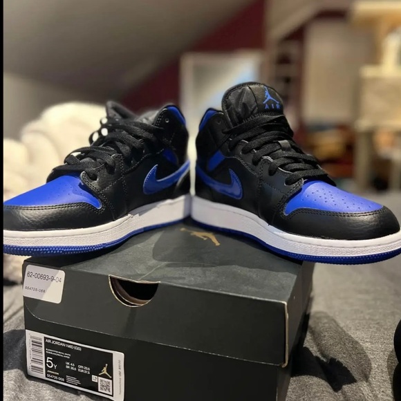 air jordan 1 mid white black hyper royal